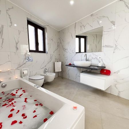Martiry Suite Apartment Aeroporto di Catania Fontana Rossa Esterno foto